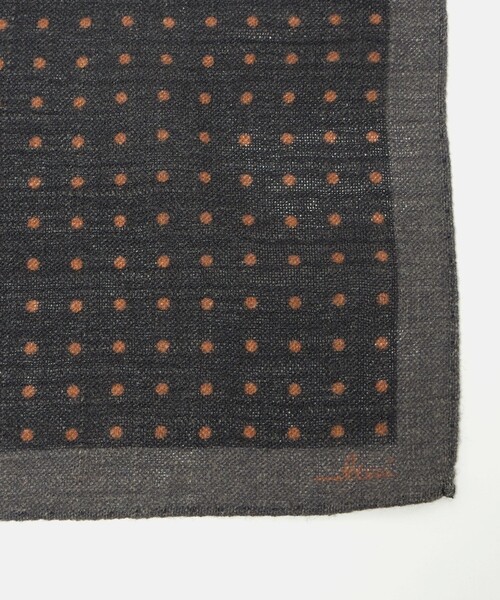 UNITED ARROWS(ユナイテッドアローズ)の「<molteni>ドットプリント ポケットチーフ(ポケットチーフ・メンズ・ダークグレー・FREE)」の3枚目の写真