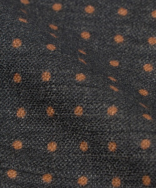 UNITED ARROWS(ユナイテッドアローズ)の「<molteni>ドットプリント ポケットチーフ(ポケットチーフ・メンズ・ダークグレー・FREE)」の4枚目の写真
