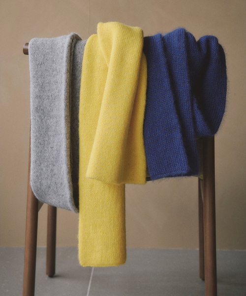 Spick & Span（スピックアンドスパン）の「a&m アルパカミックスニットマフラー（マフラー・レディース・グレー/イエロー/ブルー系その他・FREE）」の4枚目の写真