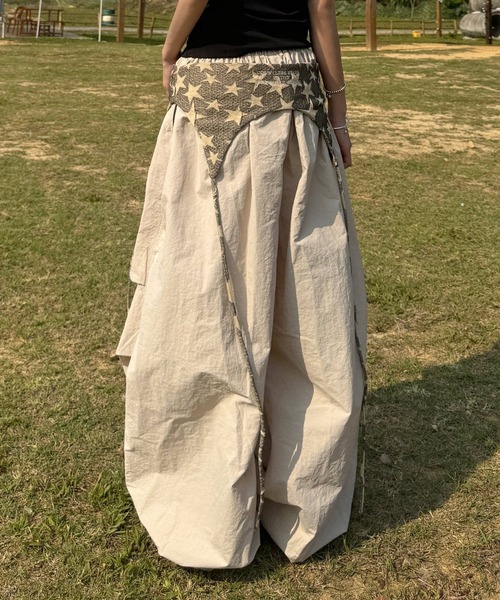 CERCA（チェルカ）の「【 MEMECLE / メメクル 】スターラップ ルーズ ナイロン パンツ（その他パンツ・レディース・ライトベージュ・LARGE）」の6枚目の写真