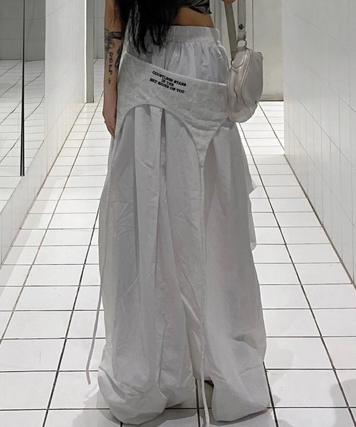 CERCA（チェルカ）の「【 MEMECLE / メメクル 】スターラップ ルーズ ナイロン パンツ（その他パンツ・レディース・ライトベージュ・LARGE）」の16枚目の写真