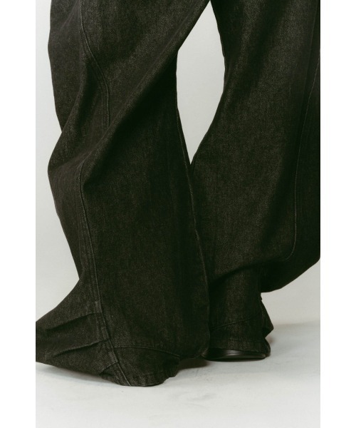 Knuth Marf(クヌースマーフ)の「tuck design denim pants(デニムパンツ・レディース・ブラック系その他/グレー/ブルー系その他・X-SMALL/SMALL/MEDIUM)」の10枚目の写真