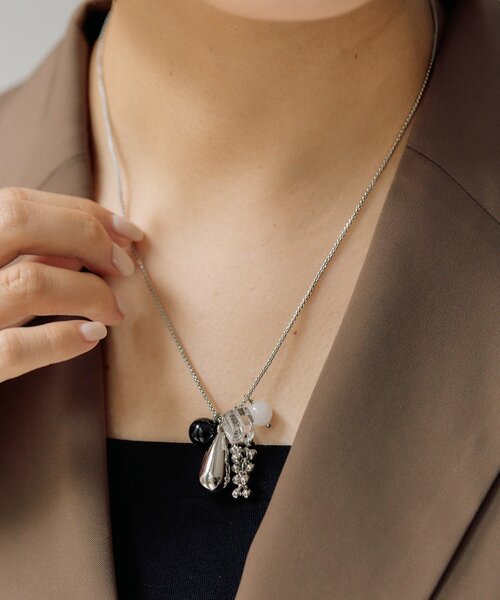 ear PAPILLONNER(イアパピヨネ)の「グリグリロングネックレス(ネックレス・レディース・シルバー/ゴールド・FREE)」の2枚目の写真