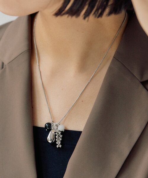 ear PAPILLONNER(イアパピヨネ)の「グリグリロングネックレス(ネックレス・レディース・シルバー/ゴールド・FREE)」の5枚目の写真