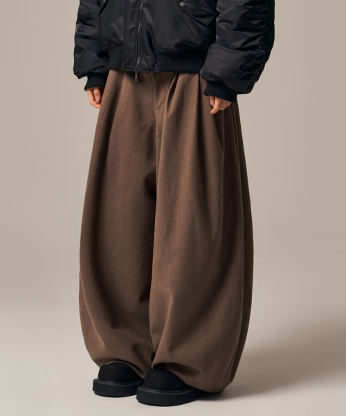 IDWS(アイドンワナセル)の「Void 4 Tuck Balloon Trouser Brown(スラックス・レディース・その他・0/1/2)」の1枚目の写真