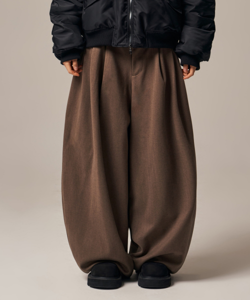 IDWS(アイドンワナセル)の「Void 4 Tuck Balloon Trouser Brown(スラックス・レディース・その他・0/1/2)」の7枚目の写真