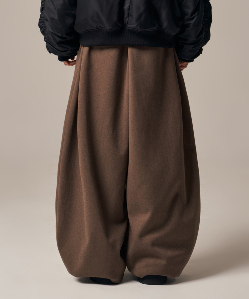 IDWS(アイドンワナセル)の「Void 4 Tuck Balloon Trouser Brown(スラックス・レディース・その他・0/1/2)」の15枚目の写真