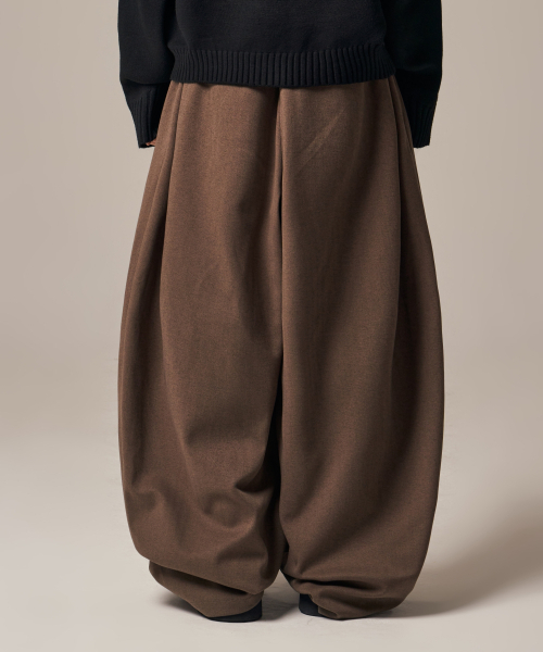 IDWS(アイドンワナセル)の「Void 4 Tuck Balloon Trouser Brown(スラックス・レディース・その他・0/1/2)」の17枚目の写真