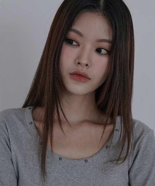 5OML(オーオーエムエル)の「ネックラインラウンドリベットロングスリーブメランジグレー(Tシャツ/カットソー・レディース・グレー・FREE)」の3枚目の写真