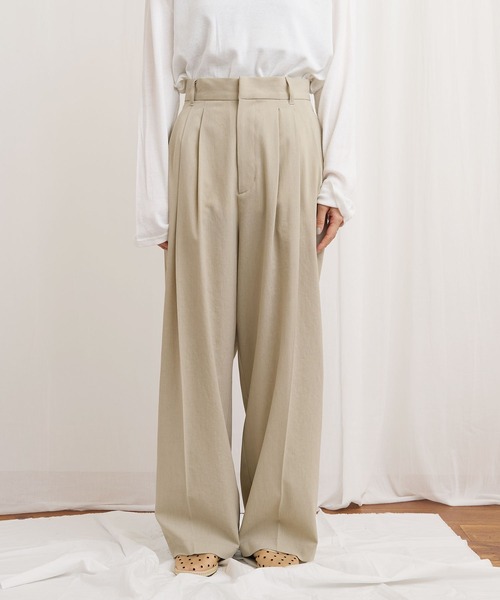 fig Ｌondon（フィグロンドン）の「3tuck pants（スラックス・レディース・ベージュ/ブラック・1/0）」の12枚目の写真