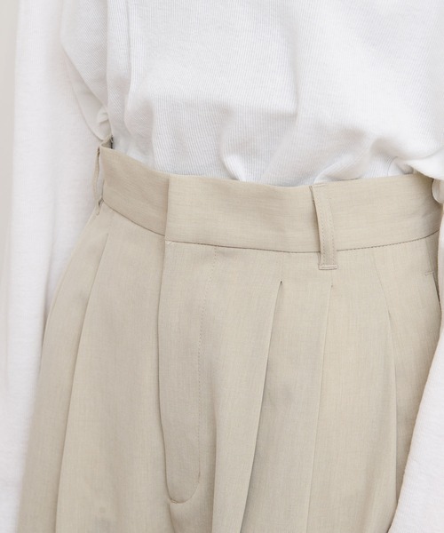 fig Ｌondon（フィグロンドン）の「3tuck pants（スラックス・レディース・ベージュ/ブラック・1/0）」の16枚目の写真