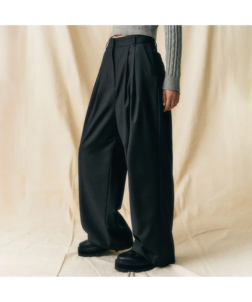 Vivacious(ビバシャス)の「RIV Two-Tuck Slacks - 3COL(スラックス・レディース・チャコール/グレー/ブラック・SMALL/MEDIUM/LARGE)」の3枚目の写真