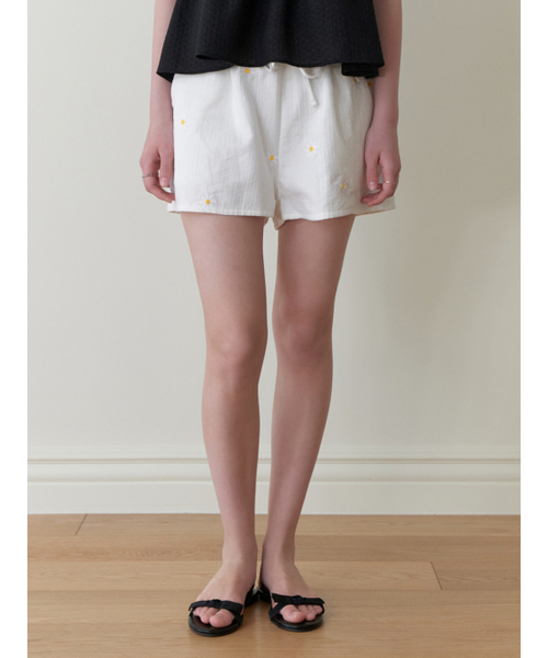 RE_L(リエル)の「Rudbeckia shorts (yellow flower)(その他パンツ・レディース・イエロー・SMALL/MEDIUM)」の3枚目の写真