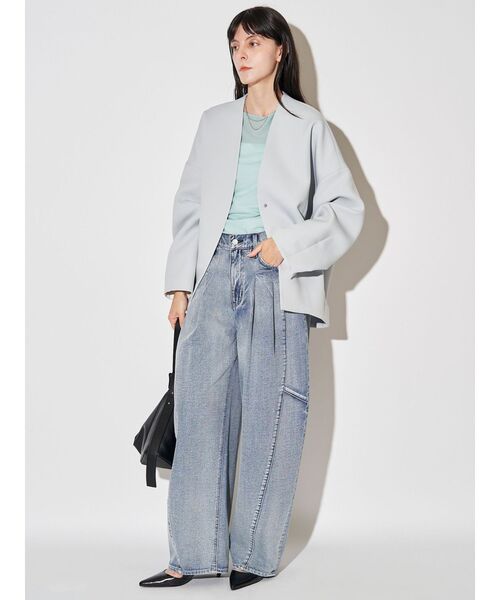 ELENDEEK（エレンディーク）の「パネルタックデニムワイドパンツ（デニムパンツ・レディース・ライトブルー/インディゴブルー・01/02）」の8枚目の写真