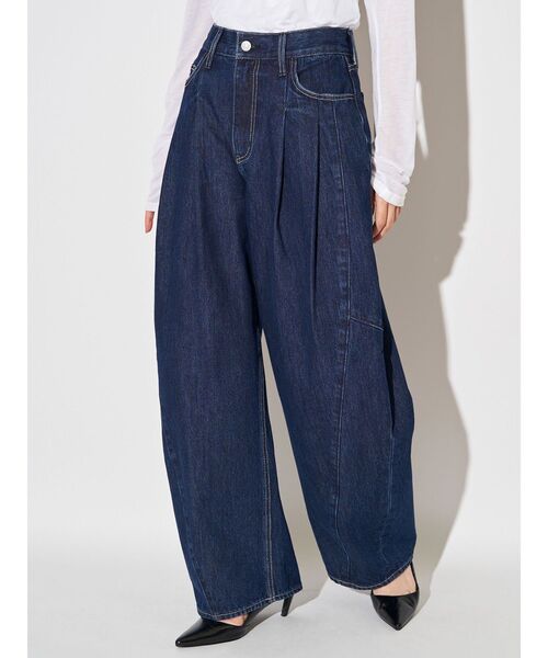 ELENDEEK（エレンディーク）の「パネルタックデニムワイドパンツ（デニムパンツ・レディース・ライトブルー/インディゴブルー・01/02）」の20枚目の写真