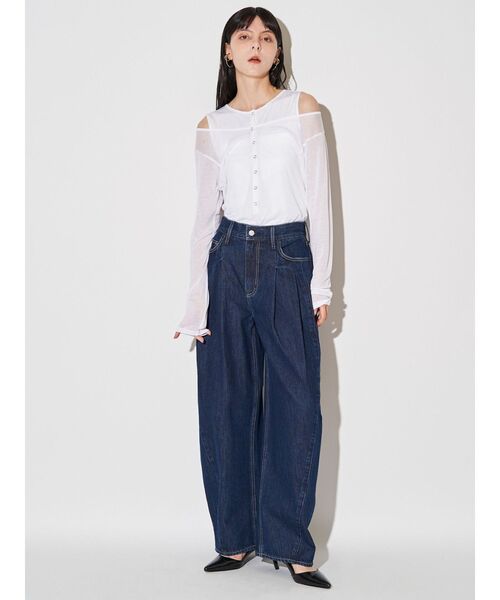 ELENDEEK（エレンディーク）の「パネルタックデニムワイドパンツ（デニムパンツ・レディース・ライトブルー/インディゴブルー・01/02）」の8枚目の写真
