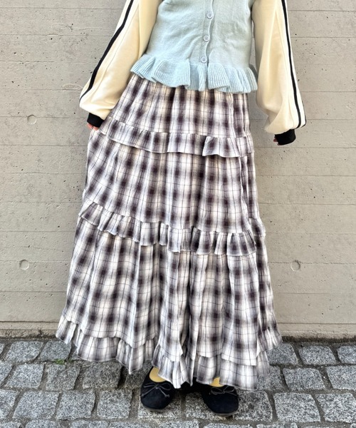 SOLLON.(ソルロン)の「フリフリチェックティアードロングスカート(スカート・レディース・イエロー/ラベンダー/パープル/ピンク/ブラック・FREE)」の19枚目の写真