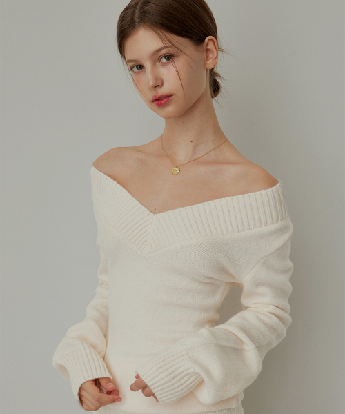 HYBERNAT（ハイバーナット）の「Versailles V-neck knit - IVORY（ニット/セーター・レディース・その他・FREE）」の3枚目の写真