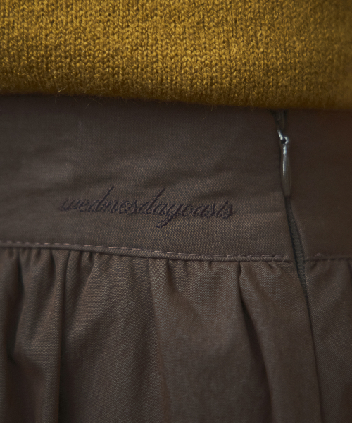 WEDNESDAYOASISFORWOMEN(ウェンズデー オアシス フォー ウーマン)の「スローフレアロングハーフバンディングスカート_BROWN(W25-SK02)(スカート・レディース・ブラウン・SMALL/MEDIUM)」の4枚目の写真