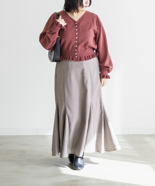CLETTE(クレット)の「CLETTEオリジナルフリル使いVネックニットカーディガン(カーディガン/ボレロ・レディース・ネイビー/ピンク/グレイッシュベージュ・4L/3L/LL)」の11枚目の写真