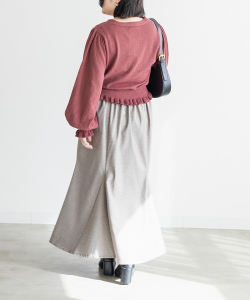 CLETTE(クレット)の「CLETTEオリジナルフリル使いVネックニットカーディガン(カーディガン/ボレロ・レディース・ネイビー/ピンク/グレイッシュベージュ・4L/3L/LL)」の12枚目の写真
