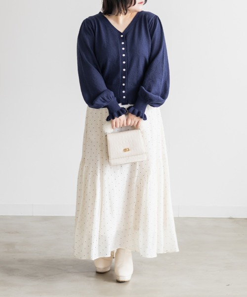 CLETTE(クレット)の「CLETTEオリジナルフリル使いVネックニットカーディガン(カーディガン/ボレロ・レディース・ネイビー/ピンク/グレイッシュベージュ・4L/3L/LL)」の8枚目の写真