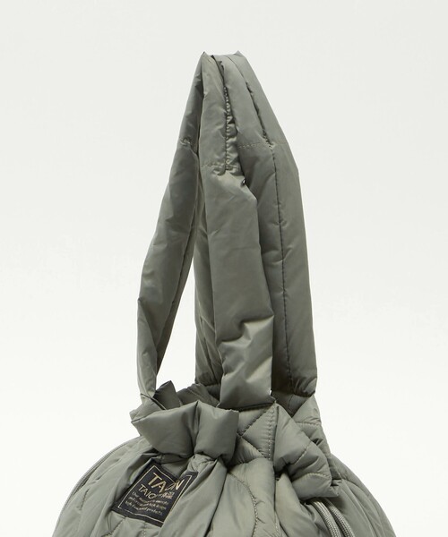 TAION（タイオン）の「＜TAION＞ソフトシェル S ダウン トートバッグ（トートバッグ・メンズ・オフホワイト/ケリーグリーン/ブラック・FREE）」の5枚目の写真