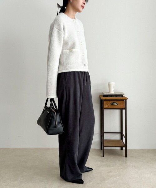 fredy emue（フレディエミュ）の「シルキーウォームセミワイドイージーパンツ（その他パンツ・レディース・チャコールグレー/ベージュ/オフホワイト/ブルー・36/38）」の7枚目の写真