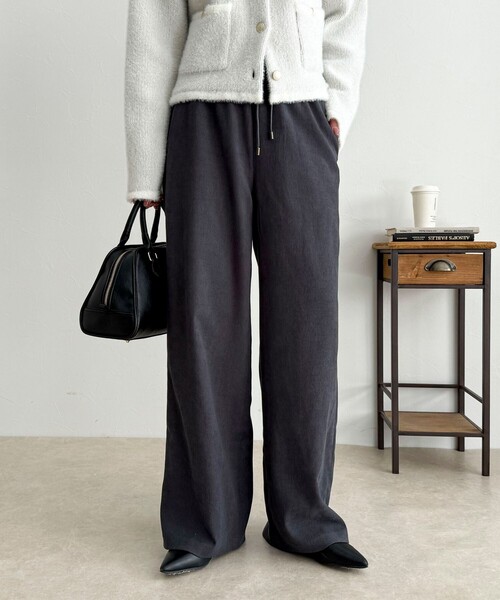 fredy emue（フレディエミュ）の「シルキーウォームセミワイドイージーパンツ（その他パンツ・レディース・チャコールグレー/ベージュ/オフホワイト/ブルー・36/38）」の9枚目の写真