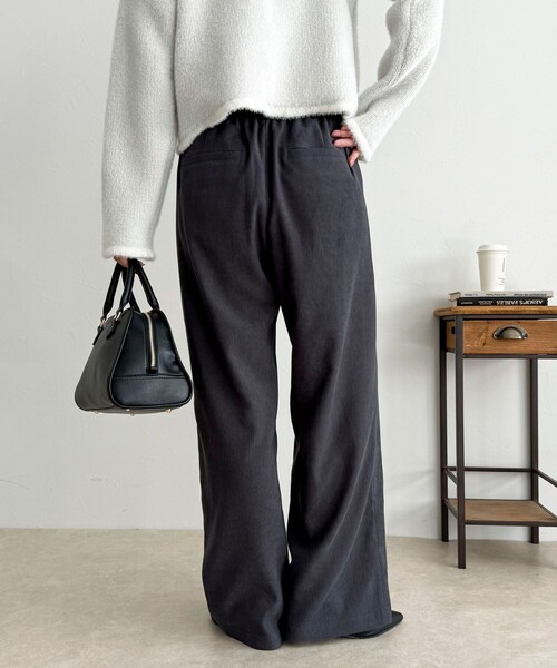 fredy emue（フレディエミュ）の「シルキーウォームセミワイドイージーパンツ（その他パンツ・レディース・チャコールグレー/ベージュ/オフホワイト/ブルー・36/38）」の11枚目の写真