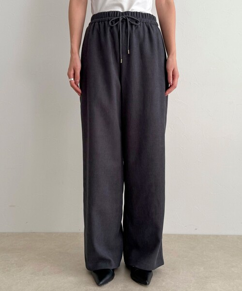 fredy emue（フレディエミュ）の「シルキーウォームセミワイドイージーパンツ（その他パンツ・レディース・チャコールグレー/ベージュ/オフホワイト/ブルー・36/38）」の13枚目の写真