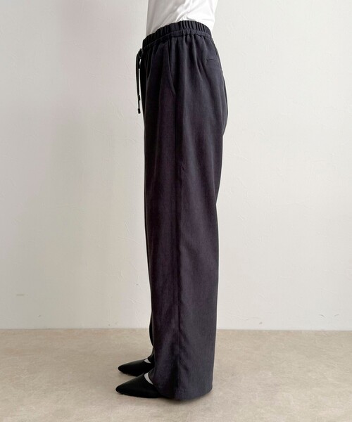 fredy emue（フレディエミュ）の「シルキーウォームセミワイドイージーパンツ（その他パンツ・レディース・チャコールグレー/ベージュ/オフホワイト/ブルー・36/38）」の14枚目の写真