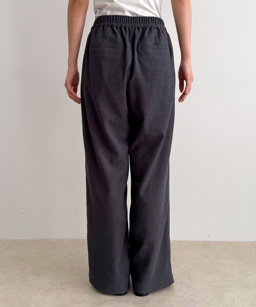 fredy emue（フレディエミュ）の「シルキーウォームセミワイドイージーパンツ（その他パンツ・レディース・チャコールグレー/ベージュ/オフホワイト/ブルー・36/38）」の15枚目の写真