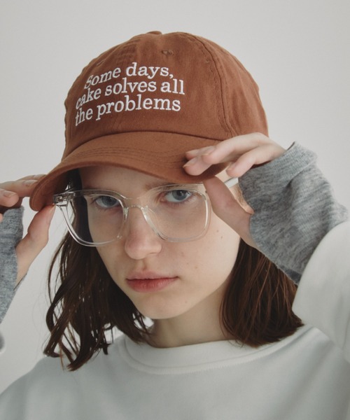 Auntie Rosa Holiday（アンティローザホリデー）の「somedayシシュウロゴCAP（キャップ・レディース・ブラウン/アイボリー/ブラック・FREE）」の2枚目の写真