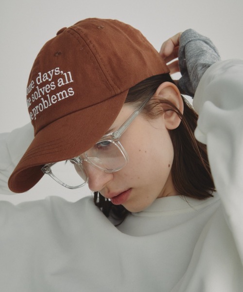 Auntie Rosa Holiday（アンティローザホリデー）の「somedayシシュウロゴCAP（キャップ・レディース・ブラウン/アイボリー/ブラック・FREE）」の6枚目の写真