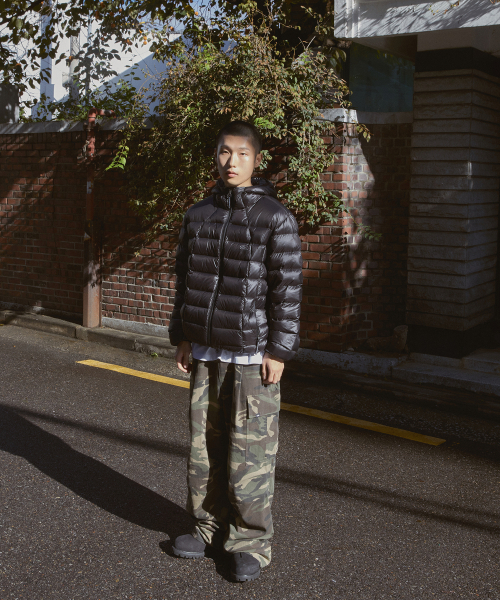 LMCの「OVAL GLOBE LIGHT WEIGHT HOODED DOWN JACKET black（ダウンジャケット/コート・レディース・その他・M/L/S/XL）」の4枚目の写真