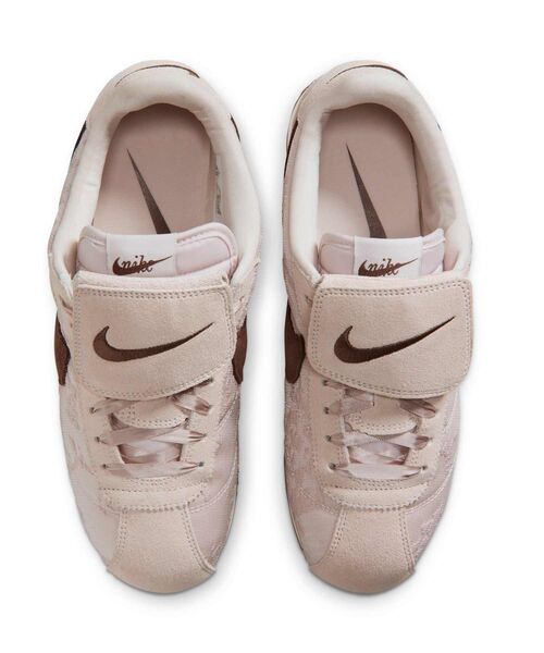 NIKE（ナイキ）の「ナイキ コルテッツ テキスタイル ウィメンズシューズ / Nike Cortez Textile Women's Shoes IQ3624-667 Silt Red（スニーカー・レディース・ピンク系その他2・26/25.5/22.5/22/25/24.5/24/23.5/23）」の15枚目の写真