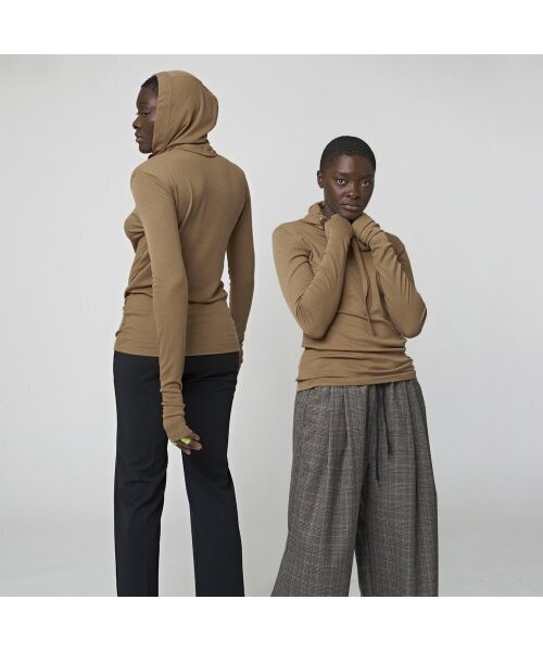 ATHPLATFORM(アスプラットフォーム)の「AW32TL06 ボンネット 2 in 1 トップス_ベージュ(Tシャツ/カットソー・レディース・その他・FREE)」の1枚目の写真