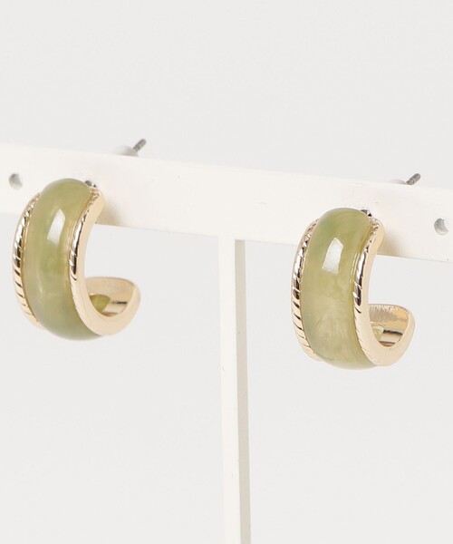 fredy emue（フレディエミュ）の「アンティーク風カラーCピアス（ピアス（両耳用）・レディース・ライトブルー/ライトグリーン/ブラウン/ベージュ・FREE）」の4枚目の写真