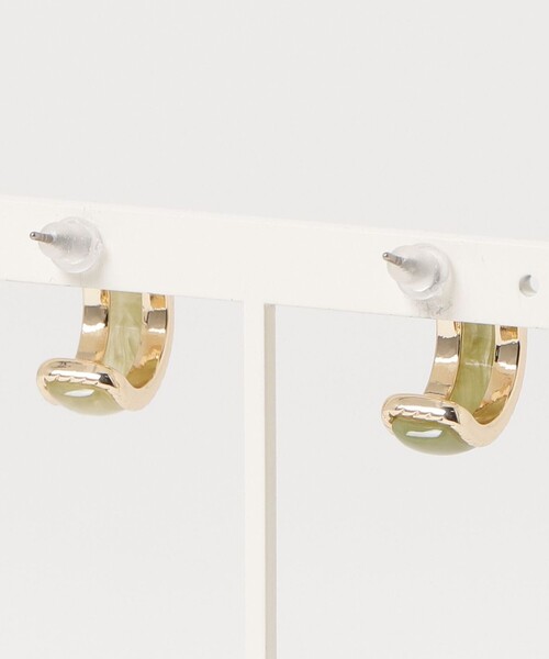 fredy emue（フレディエミュ）の「アンティーク風カラーCピアス（ピアス（両耳用）・レディース・ライトブルー/ライトグリーン/ブラウン/ベージュ・FREE）」の5枚目の写真