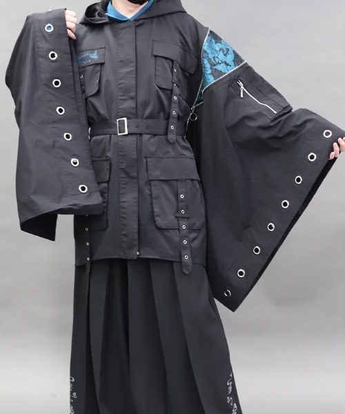 REZEN(リゼン)の「蝶刺繍和袖ミリタリーコート(ミリタリージャケット・メンズ・ライトグレー/ローズ/ターコイズブルー・MEDIUM/LARGE)」の15枚目の写真