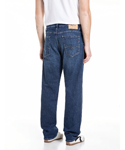 REPLAY（リプレイ）の「リラックスフィットKIRAN インディゴストレッチデニム（デニムパンツ・メンズ・ブルー・W36xL32/W34xL32/W33xL32/W32xL32/W31xL32/W30xL32/W29xL32）」の2枚目の写真