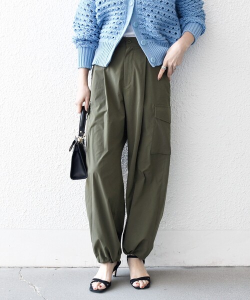 SHIPS any（シップス エニィ）の「【WEB限定】SHIPS any:〈洗濯機可能〉タイプライター イージー カーゴ パンツ（カーゴパンツ・レディース・オリーブ/ネイビー・40/38/36）」の5枚目の写真