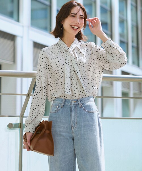 23区 L(ニジュウサンクオオキイサイズ)の「ワイドシルエット デニム パンツ(デニムパンツ・レディース・ライトグレー系/スカイブルー系・44/46/48)」の7枚目の写真