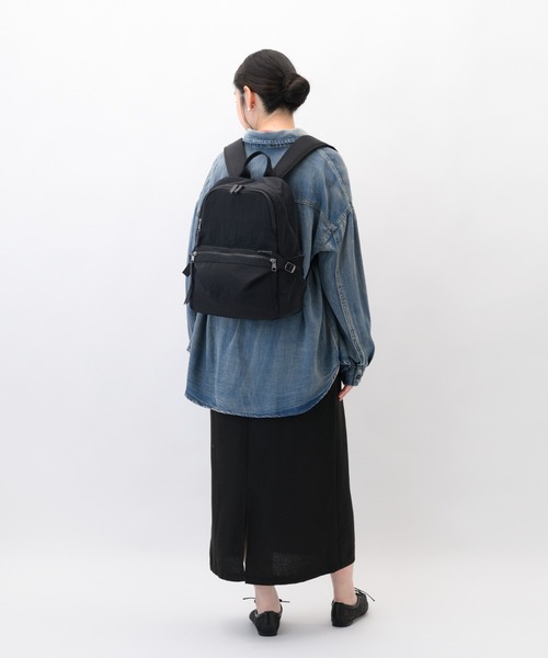 W&.Day/Night(ダブルアンド デイナイト)の「リュックサック キルッコ コレクション 15L A4サイズ 13.3インチPC ボトルホルダー 19144(バックパック/リュック・レディース・ブラック/ライトグレー系・FREE)」の3枚目の写真