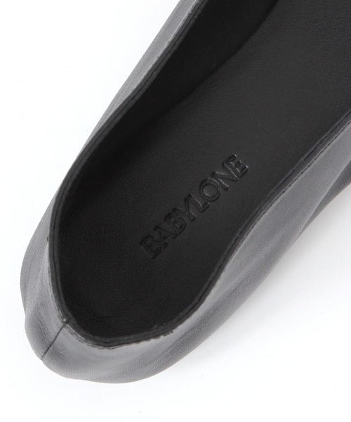 BABYLONE（バビロン）の「フラットレザーシューズ（パンプス・レディース・ブラック/ライトベージュ・24.5cm/24cm/23cm）」の13枚目の写真