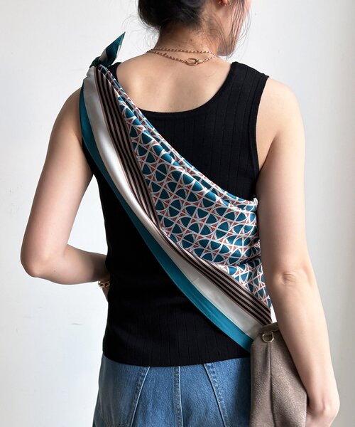 DouDou（ドゥドゥ）の「【WEB限定】リバーシブル幾何柄スカーフ（ストール/ショール・レディース・ブラウン/ブルー・FREE）」の18枚目の写真