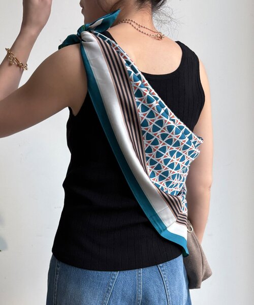 DouDou（ドゥドゥ）の「【WEB限定】リバーシブル幾何柄スカーフ（ストール/ショール・レディース・ブラウン/ブルー・FREE）」の19枚目の写真