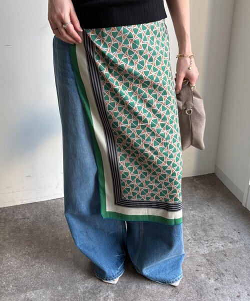 DouDou（ドゥドゥ）の「【WEB限定】リバーシブル幾何柄スカーフ（ストール/ショール・レディース・ブラウン/ブルー・FREE）」の21枚目の写真