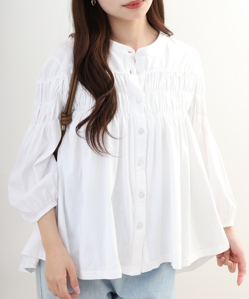 atONE(アットワン)の「ブラウス風ピンタックギャザーカットソー 長袖(シャツ/ブラウス・レディース・チャコールグレー/ホワイト/ブラック・LL~3L/4L~5L/M~L)」の6枚目の写真